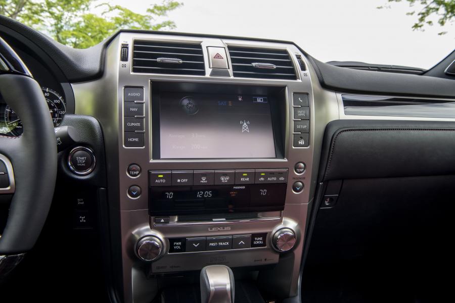 Детали интерьера Lexus GX460 (URJ150) 2019 года  (NA) (фото 32 из 41)